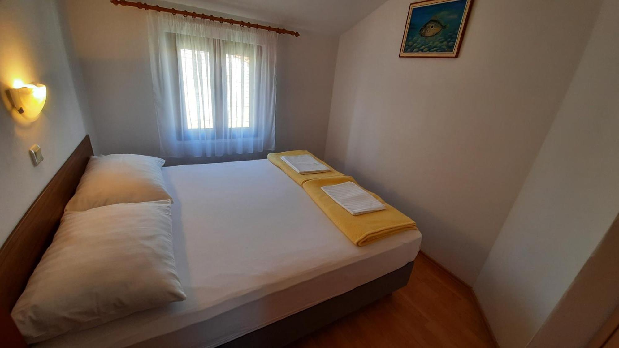 Apartment Pulic Раб Екстериор снимка