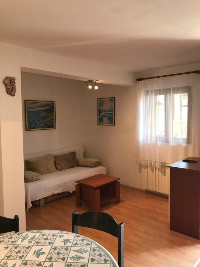 Apartment Pulic Раб Екстериор снимка