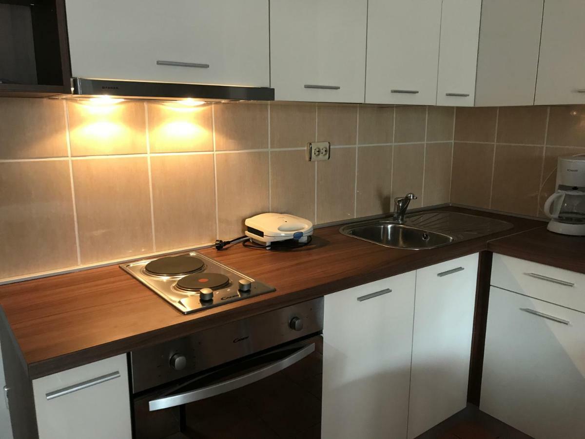 Apartment Pulic Раб Екстериор снимка
