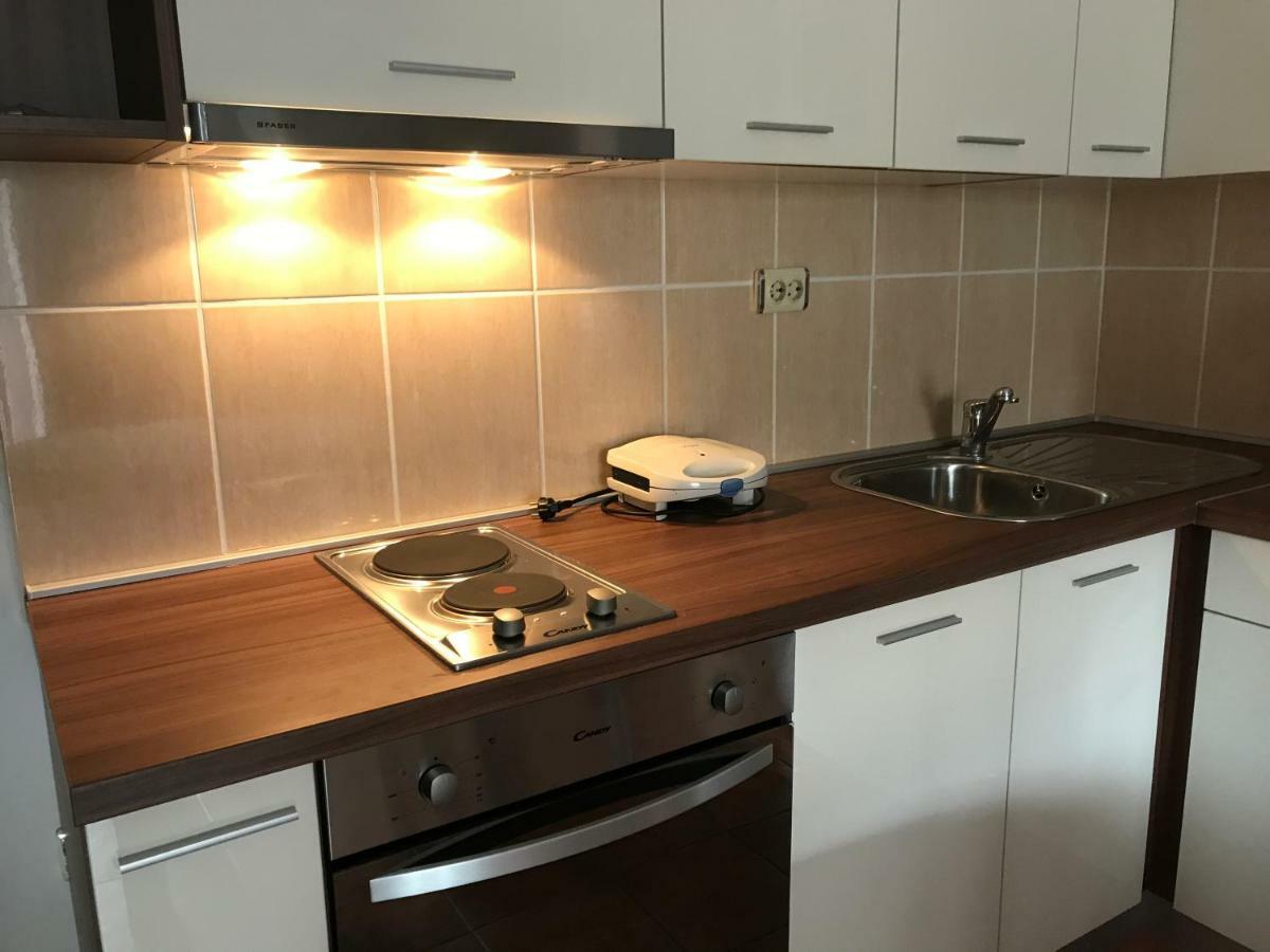 Apartment Pulic Раб Екстериор снимка