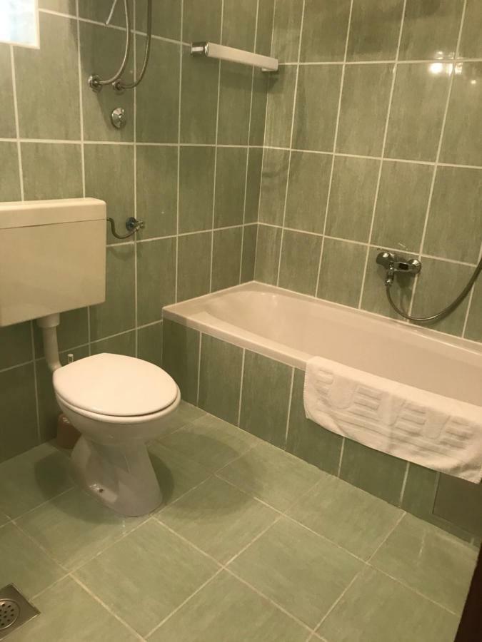 Apartment Pulic Раб Екстериор снимка